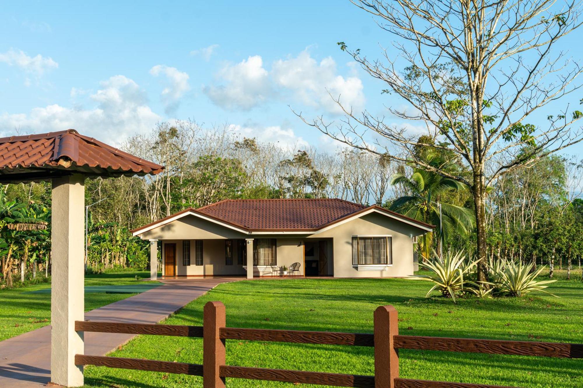 Casa Roble Fortuna La Fortuna Dış mekan fotoğraf